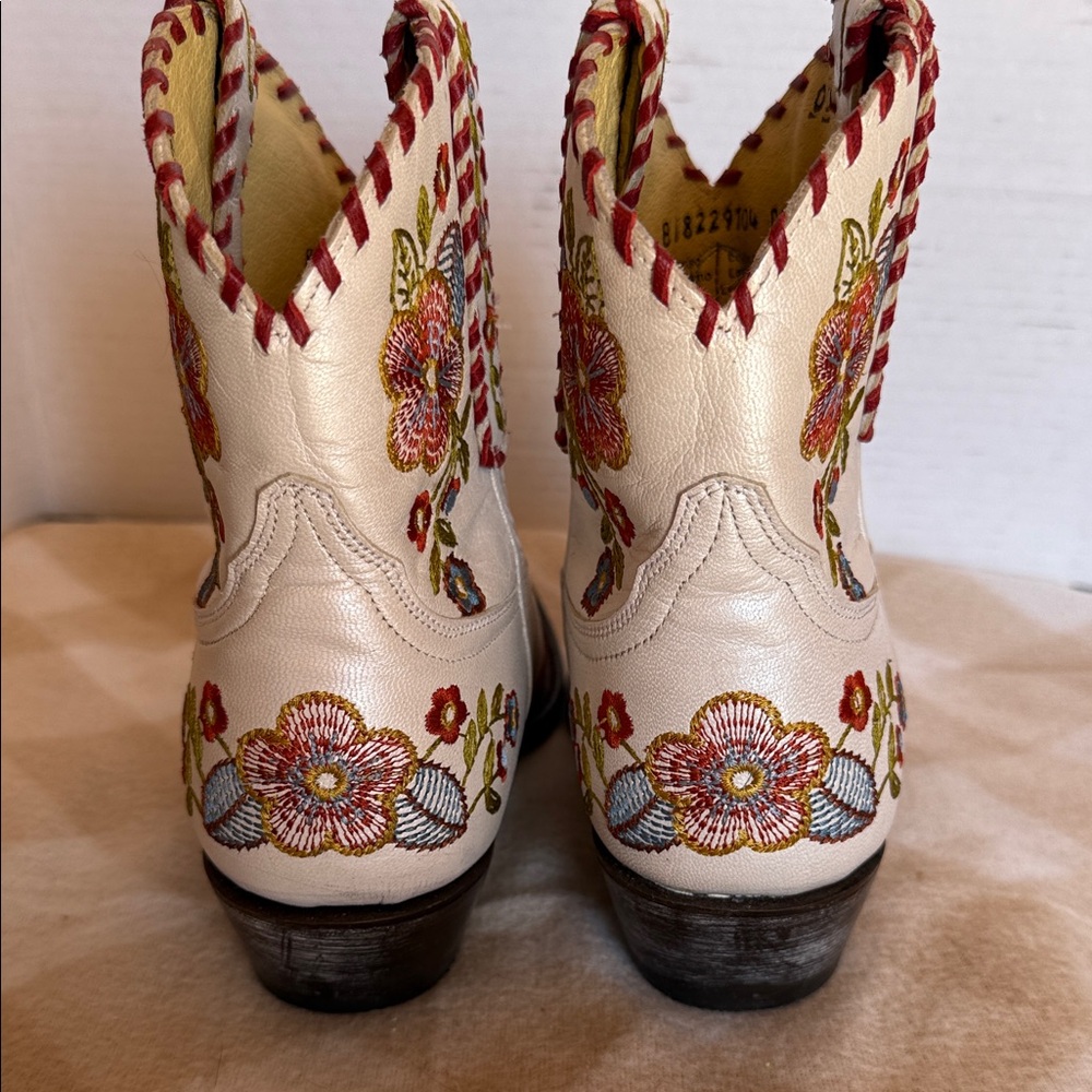 Embroidered Floral Western Boots - Red and Cream - Picture 4 of 7